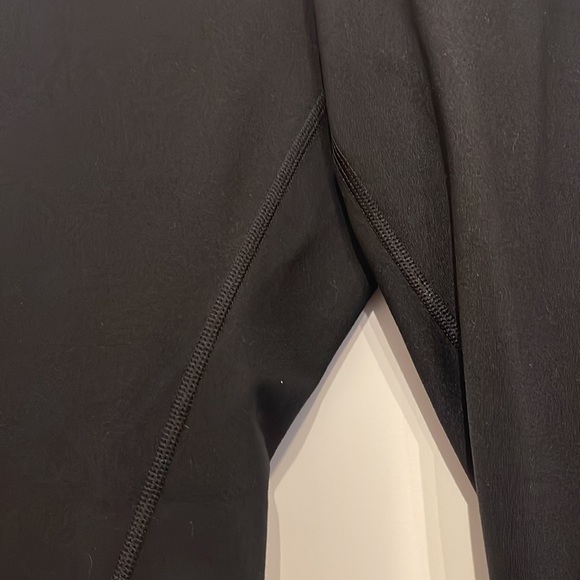 Victoria Secret knockout leggings - Picture 4 of 8